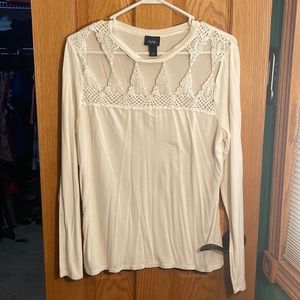 White long sleeve Day Trip shirt size medium